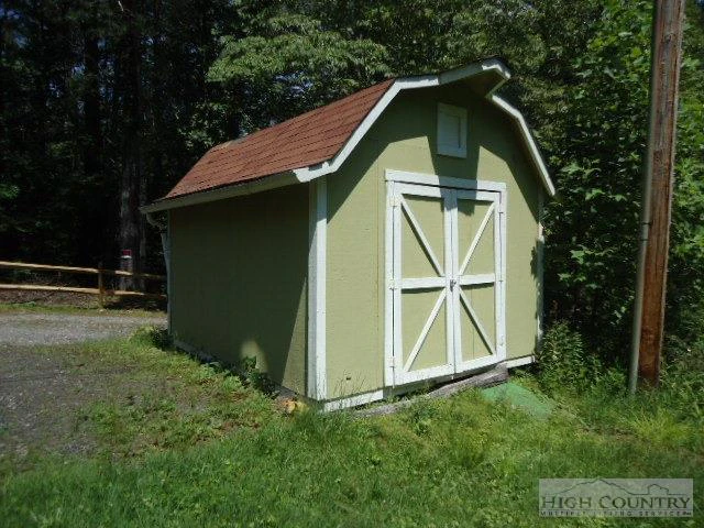 Image number 2 for the current listing