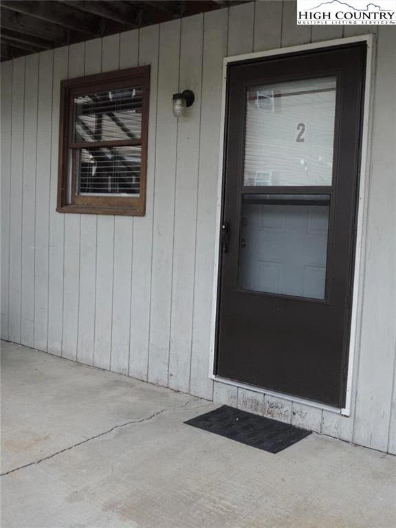 Image number 3 for the current listing