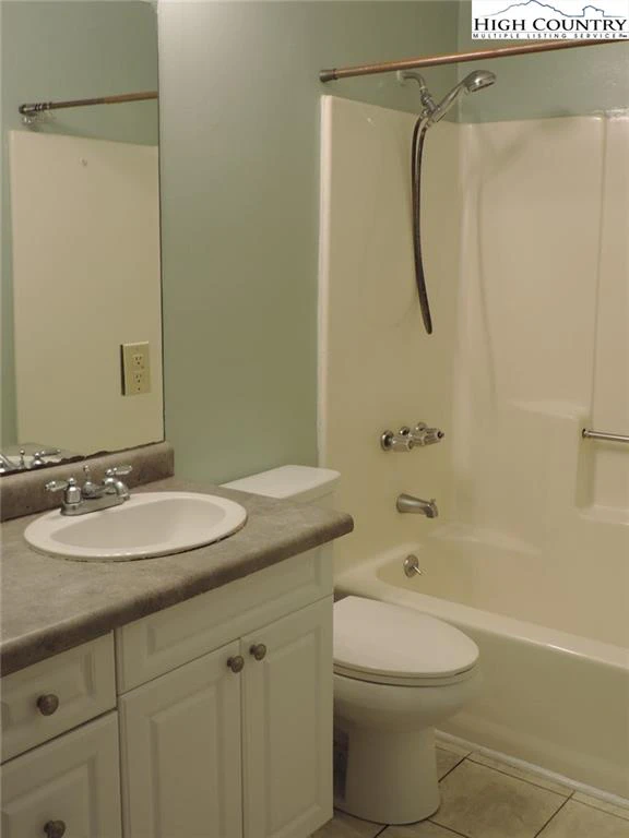 Image number 7 for the current listing