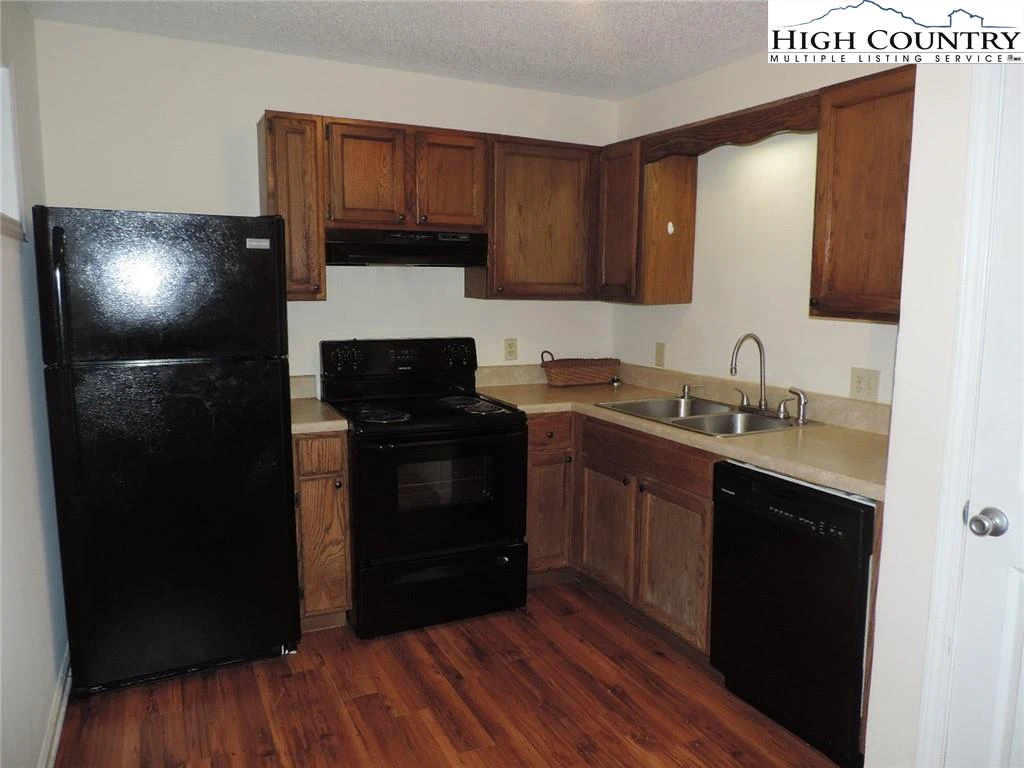 Image number 7 for the current listing