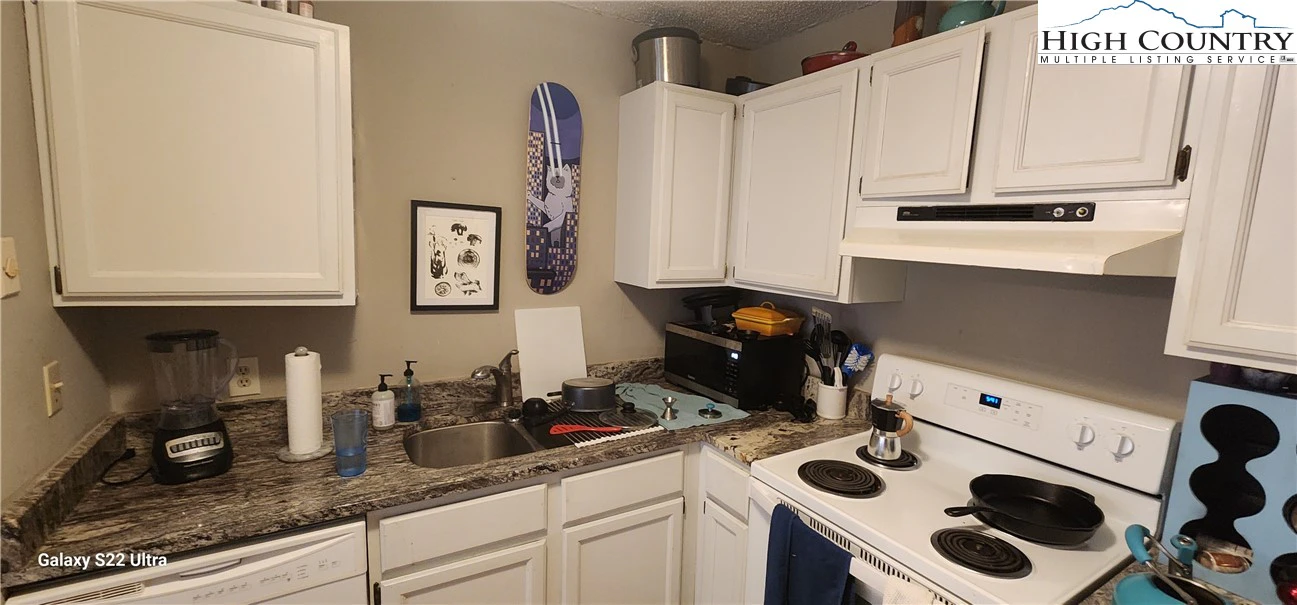 Image number 11 for the current listing