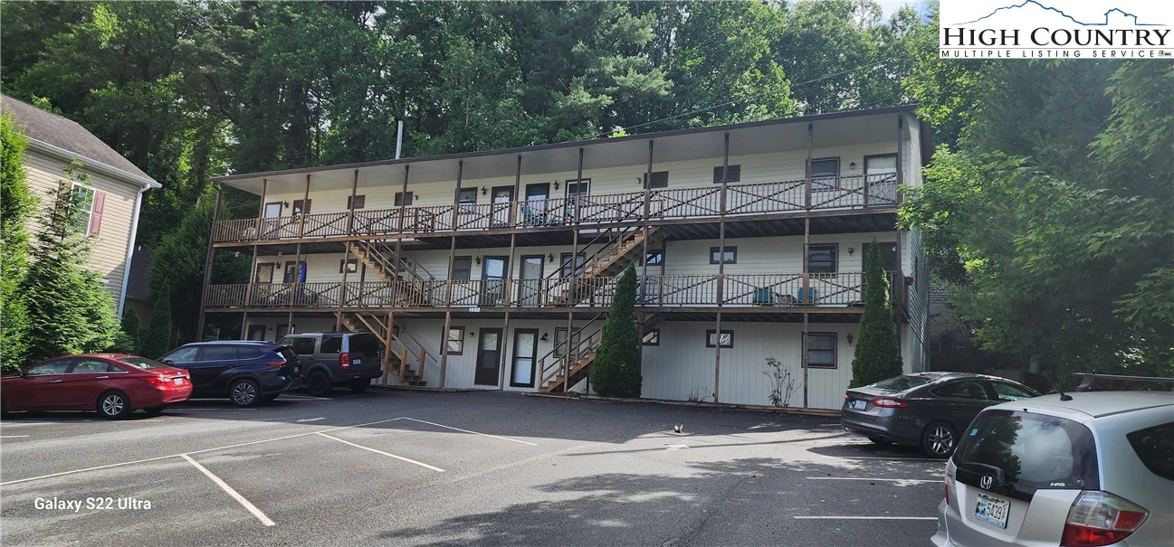 Image number 1 for the current listing