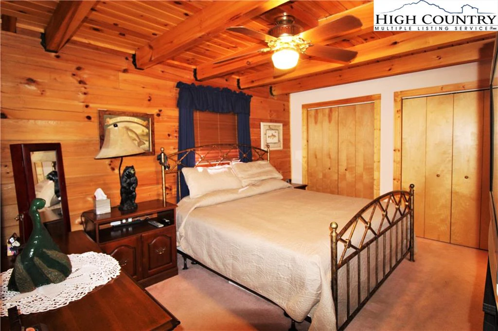 Image number 15 for the current listing