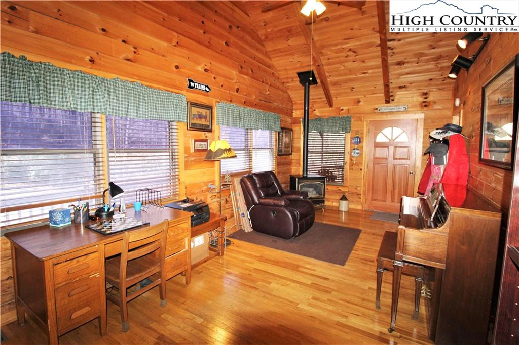 Image number 10 for the current listing