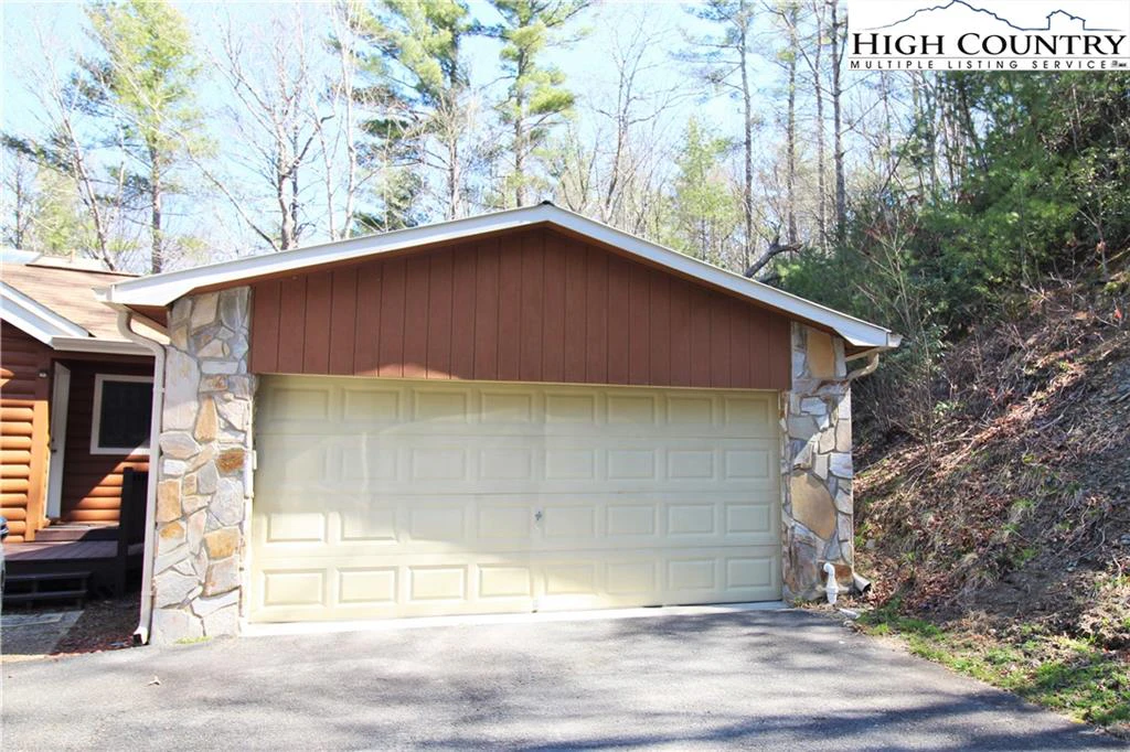 Image number 9 for the current listing