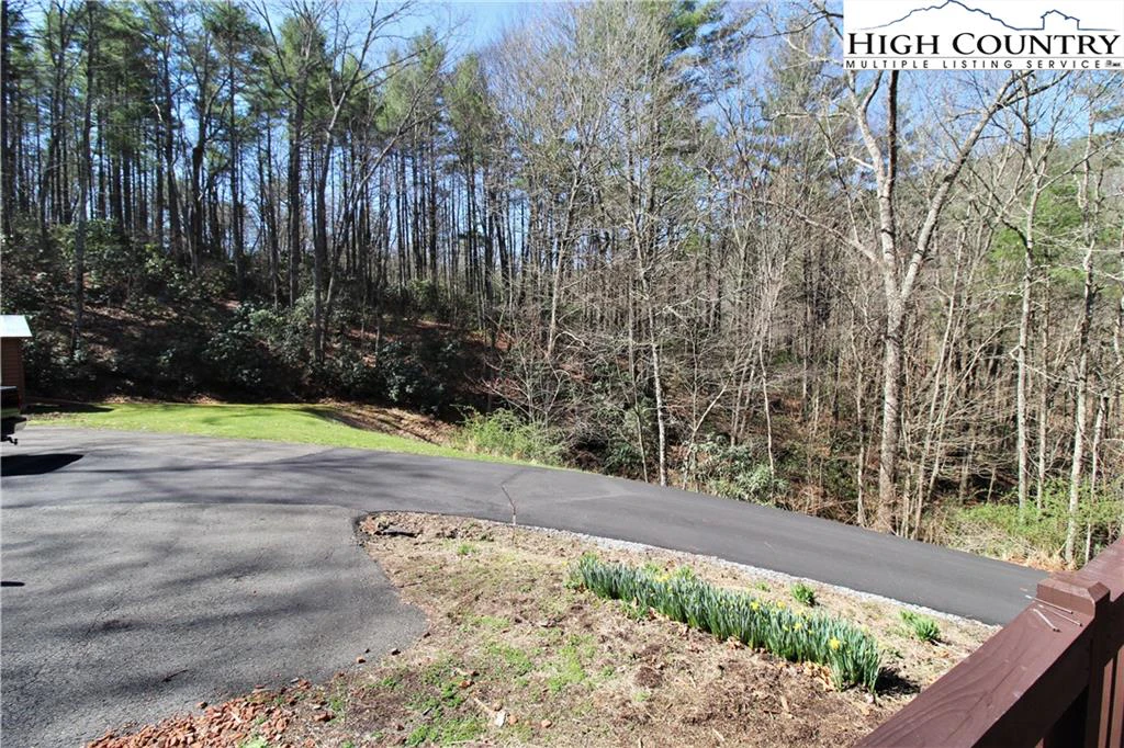 Image number 7 for the current listing