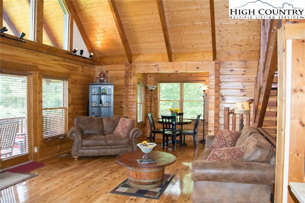 Image number 20 for the current listing
