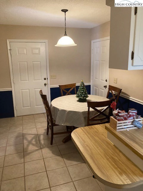 Image number 6 for the current listing
