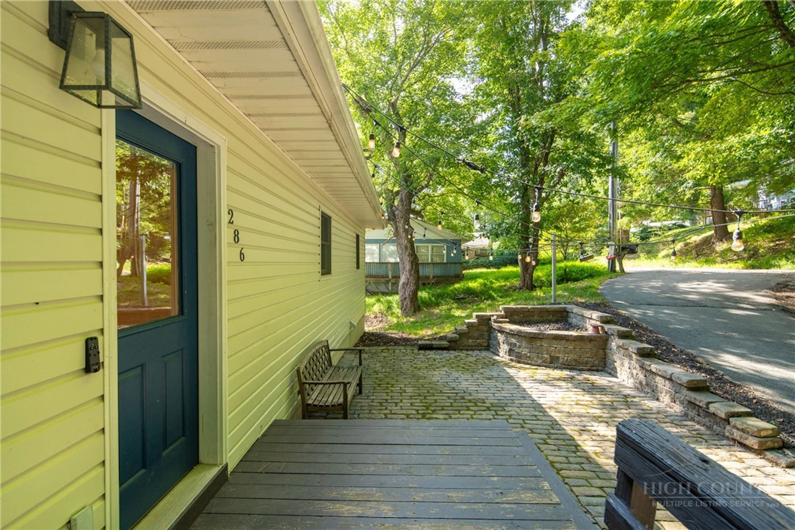 Image number 9 for the current listing