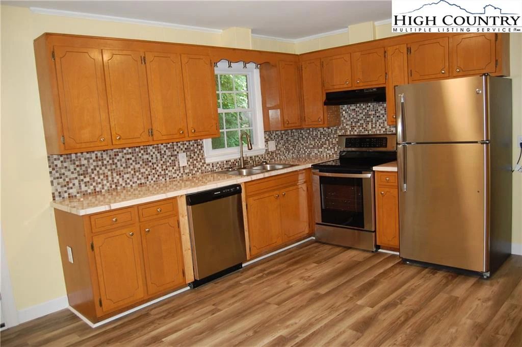 Image number 10 for the current listing