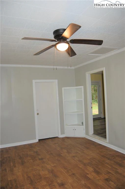 Image number 8 for the current listing