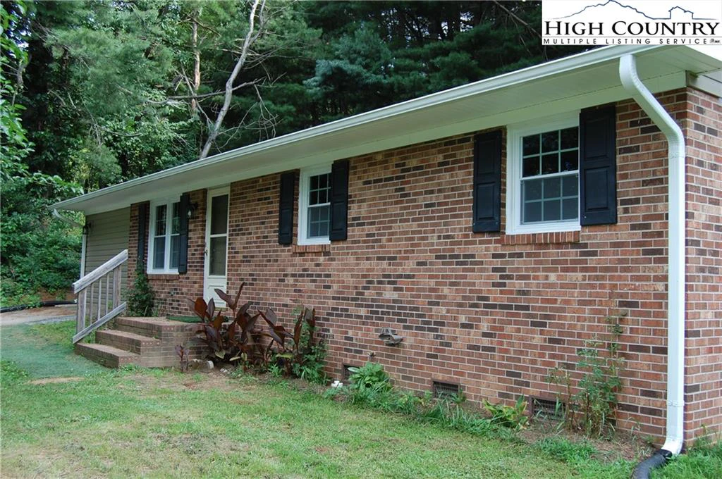 Image number 14 for the current listing