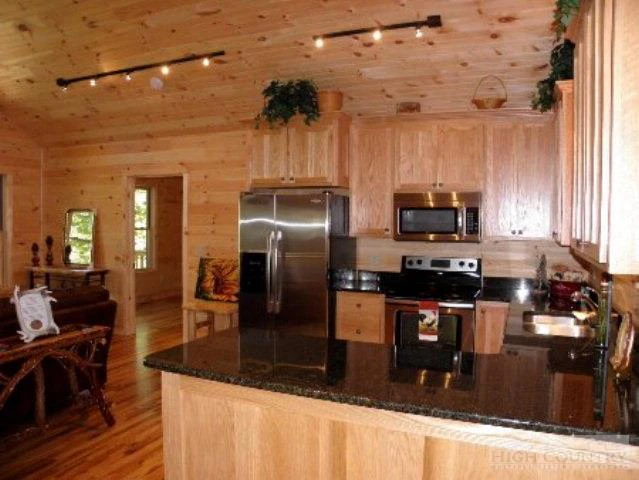 Image number 3 for the current listing