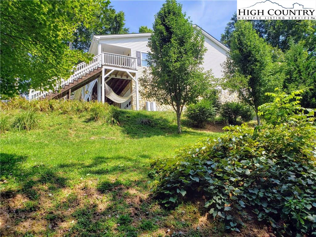 Image number 1 for the current listing
