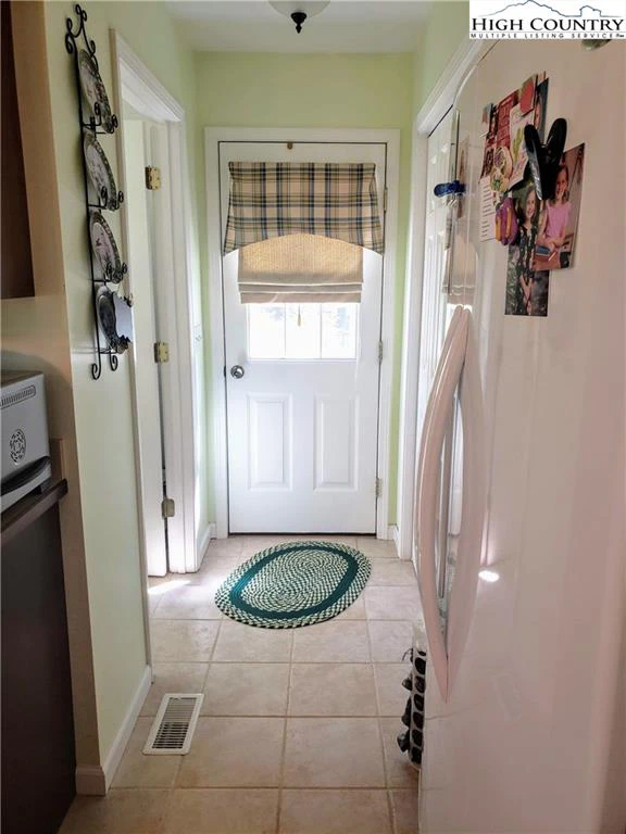 Image number 3 for the current listing