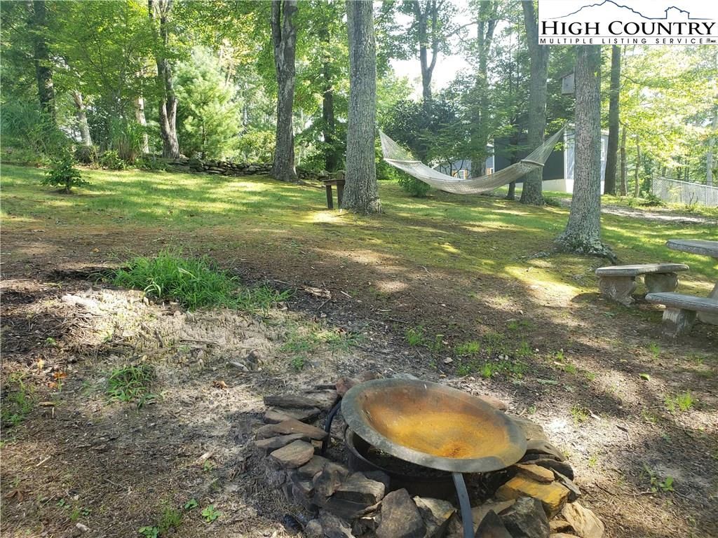 Image number 14 for the current listing