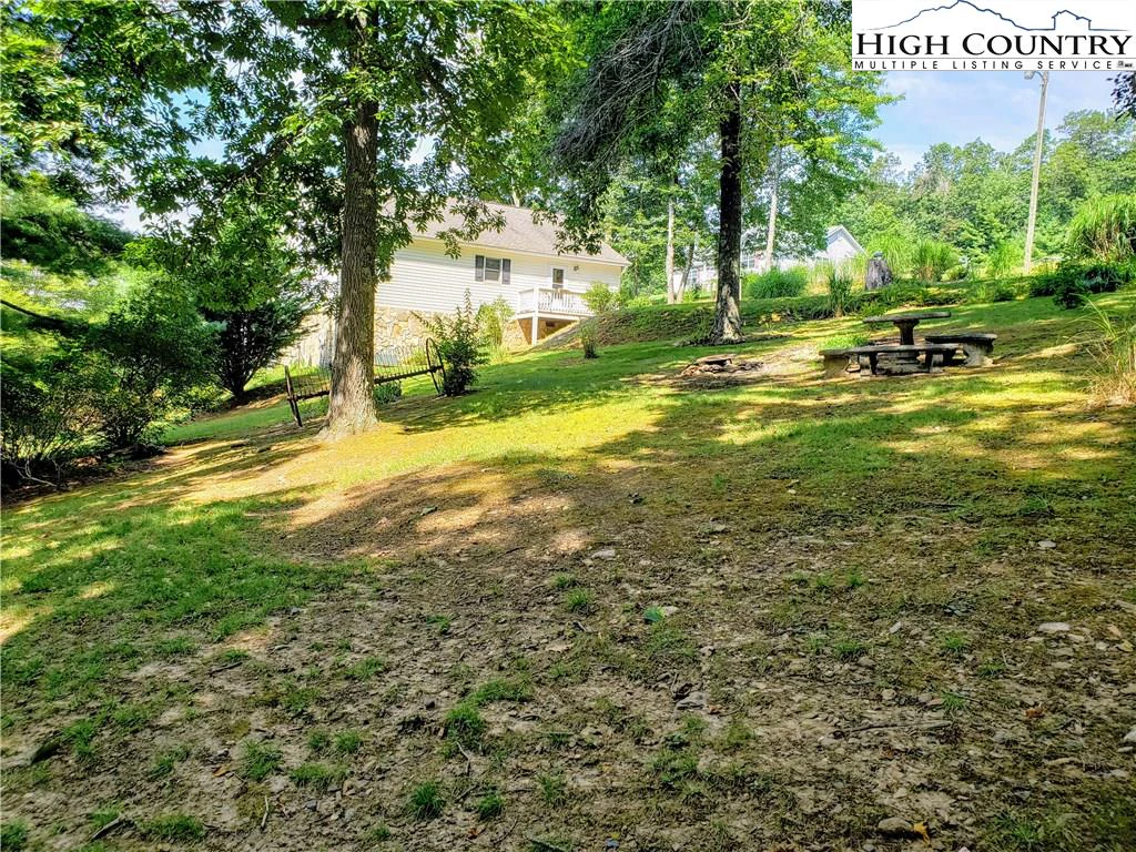 Image number 17 for the current listing