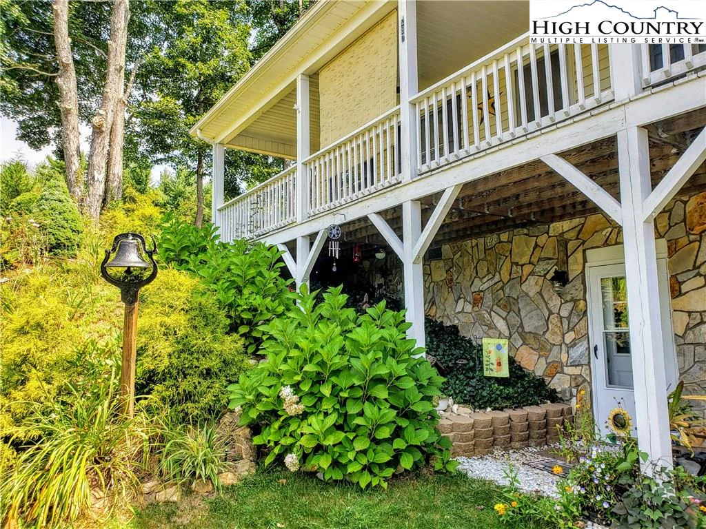 Image number 20 for the current listing