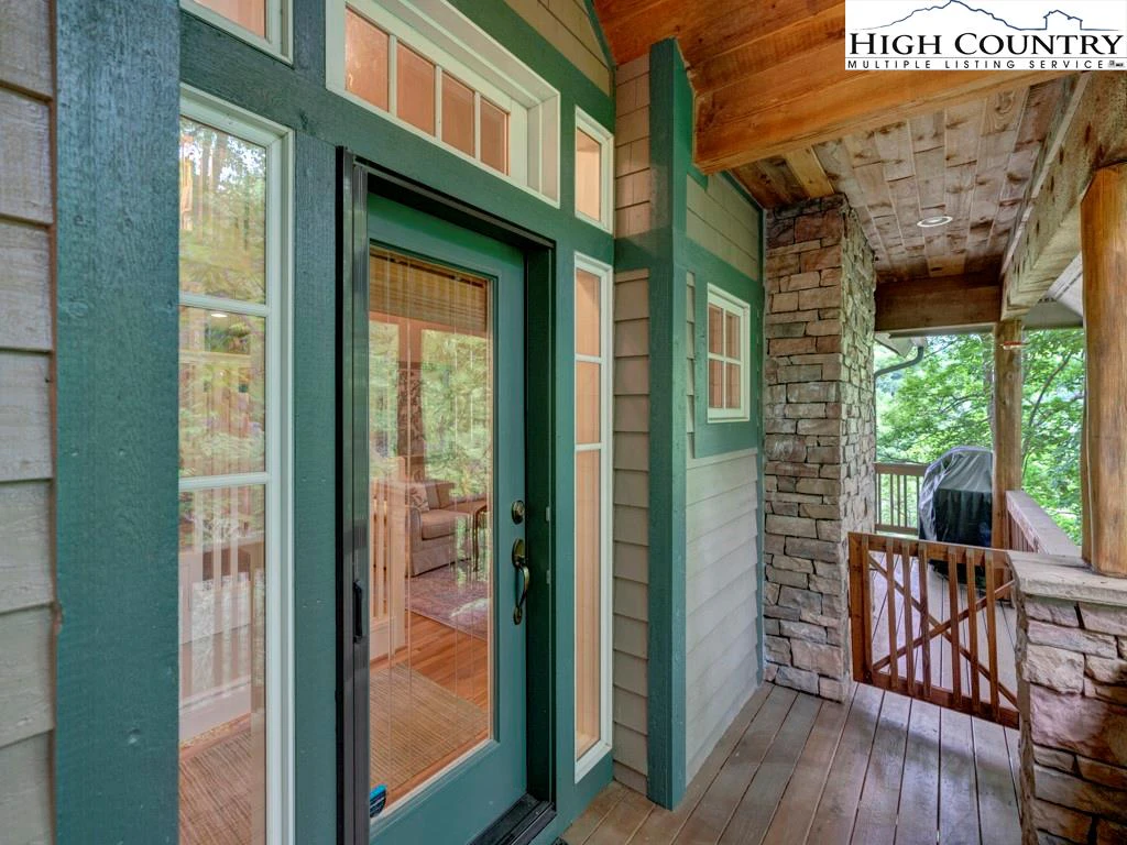 Image number 16 for the current listing