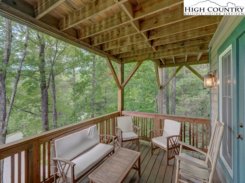 Image number 8 for the current listing