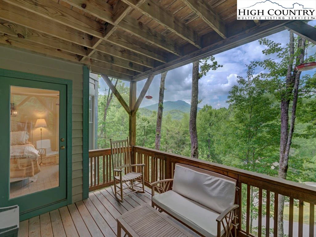 Image number 7 for the current listing