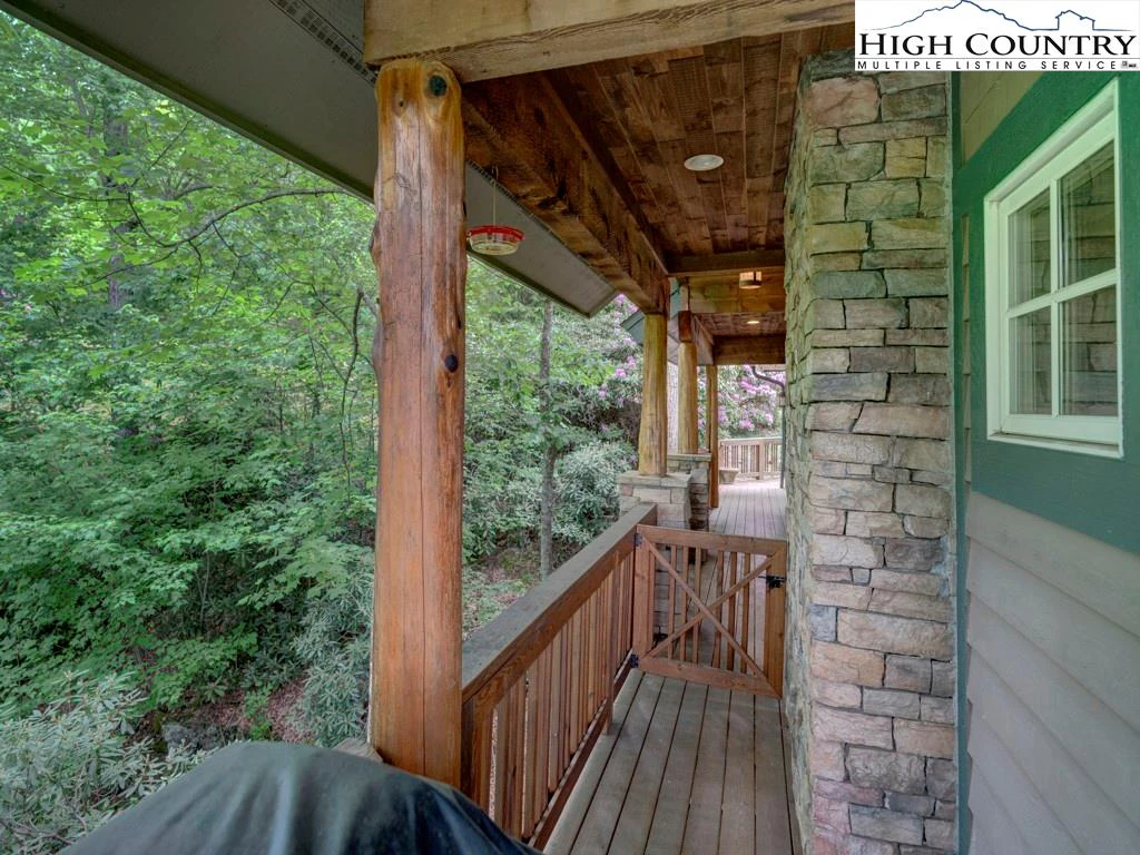 Image number 6 for the current listing
