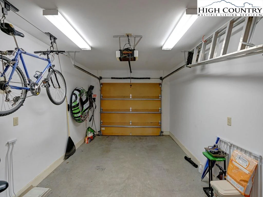 Image number 3 for the current listing
