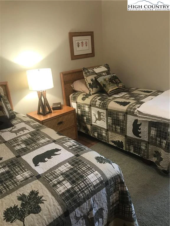 Image number 7 for the current listing