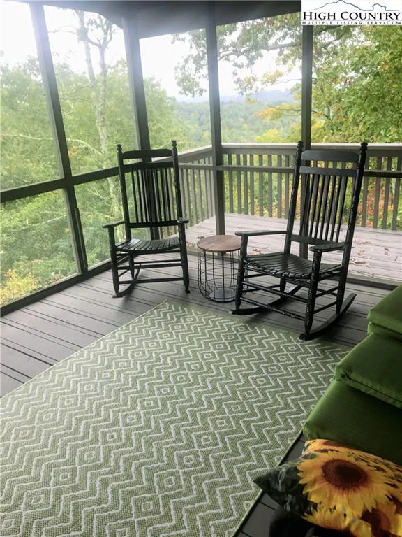 Image number 11 for the current listing