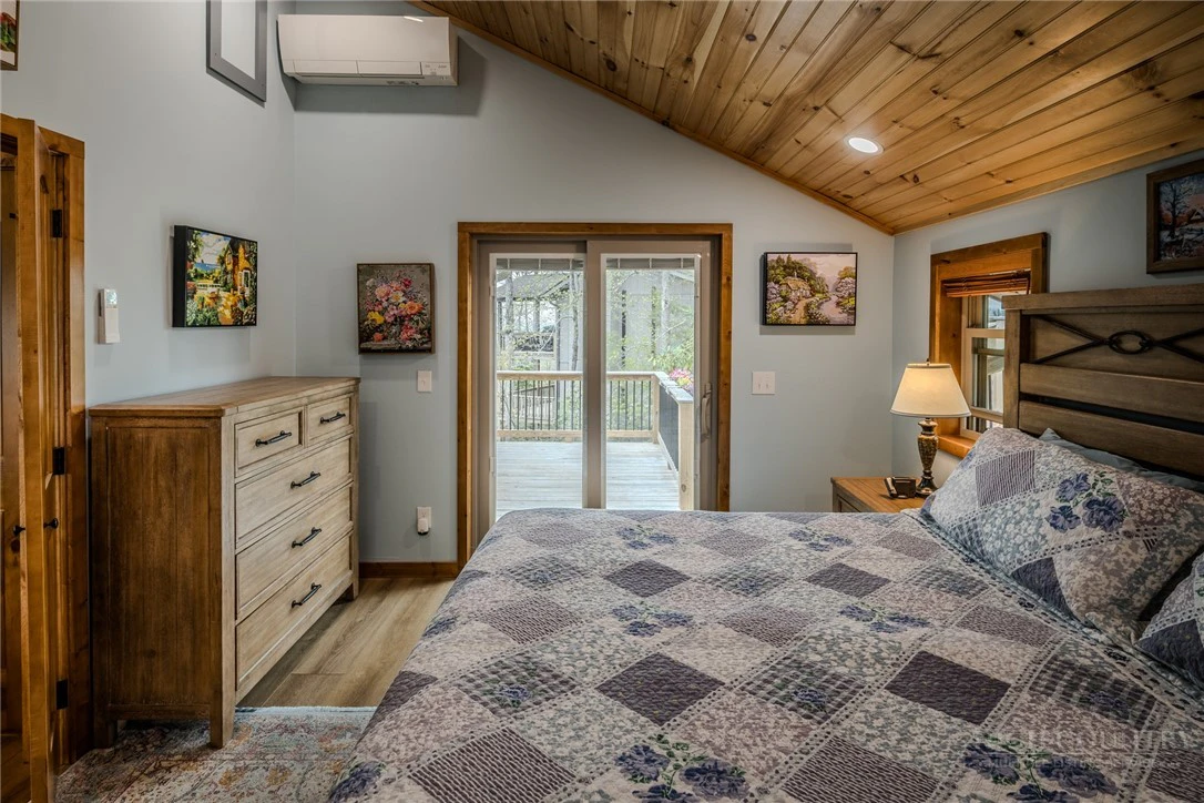 Image number 5 for the current listing