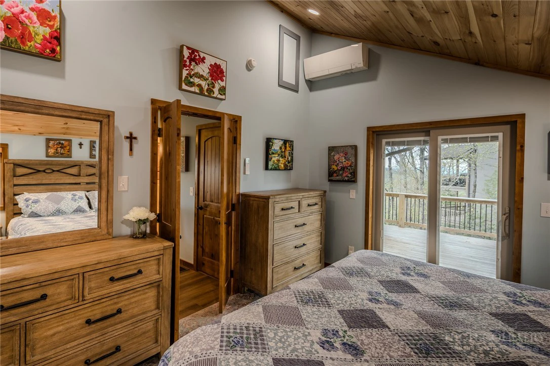 Image number 6 for the current listing