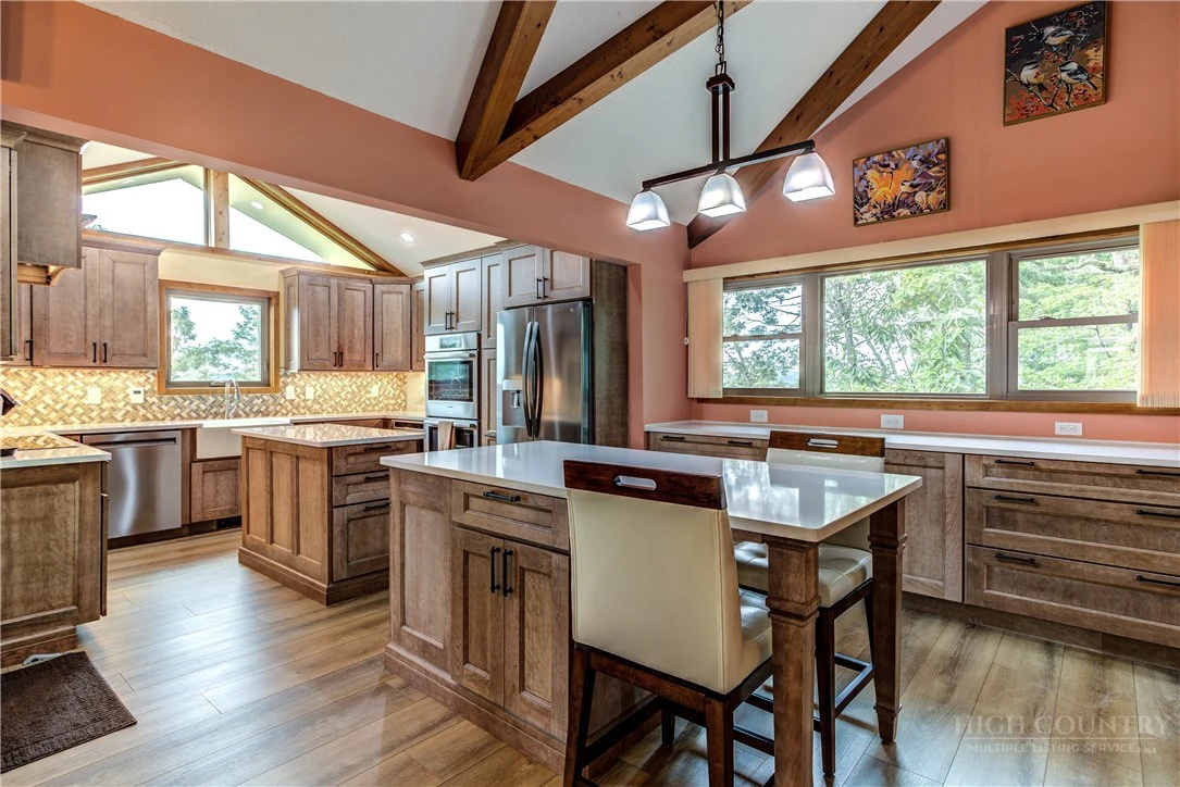 Image number 11 for the current listing