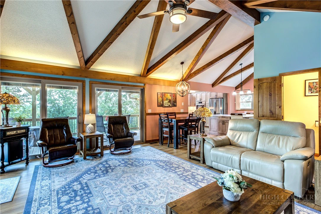 Image number 8 for the current listing