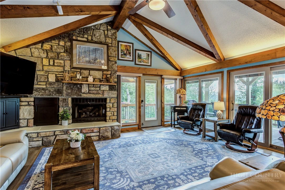 Image number 6 for the current listing