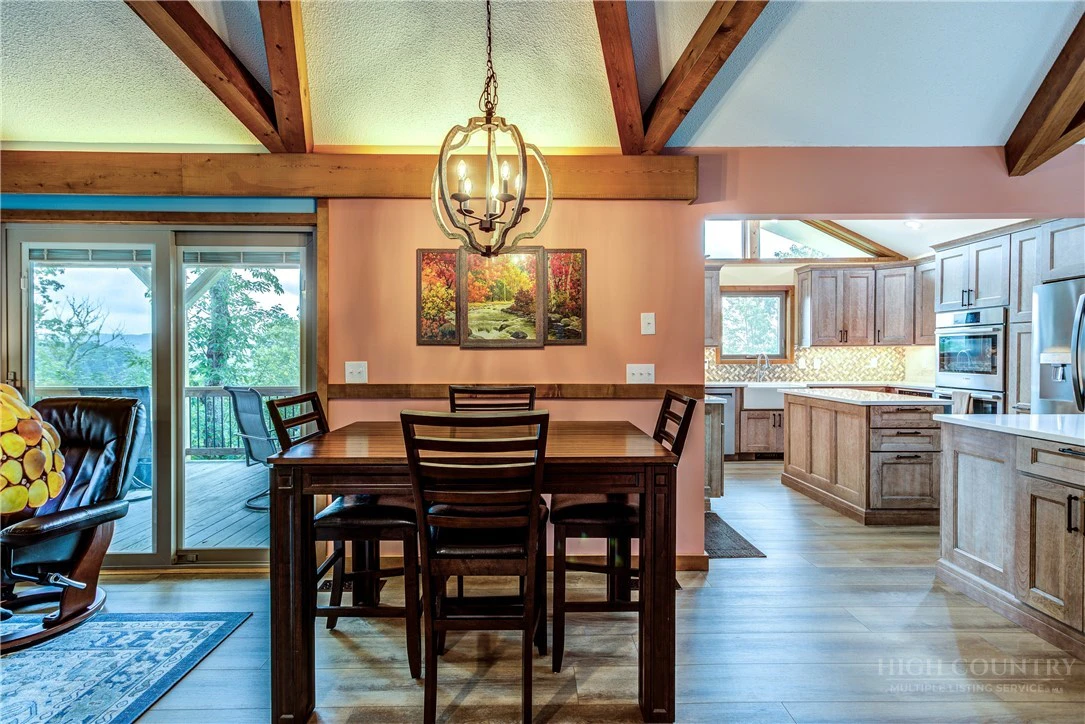 Image number 17 for the current listing