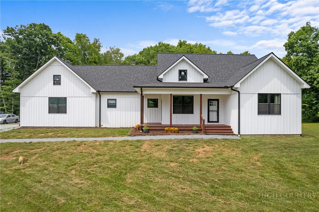 Image number 1 for the current listing