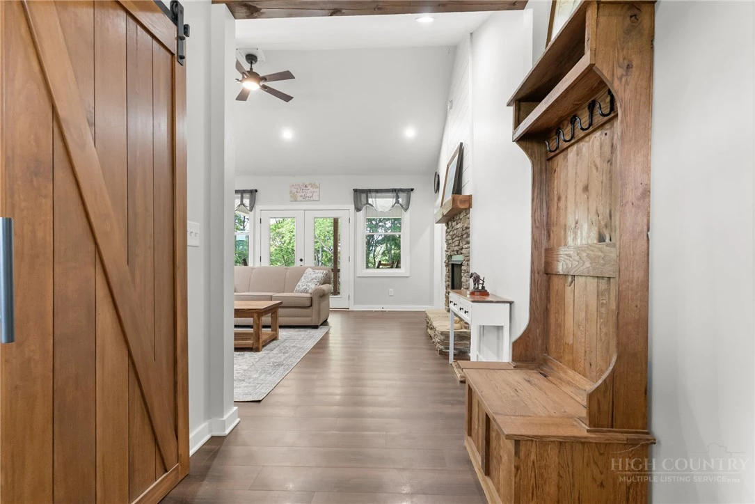Image number 5 for the current listing