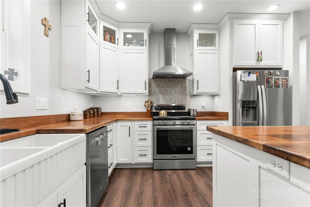 Image number 12 for the current listing