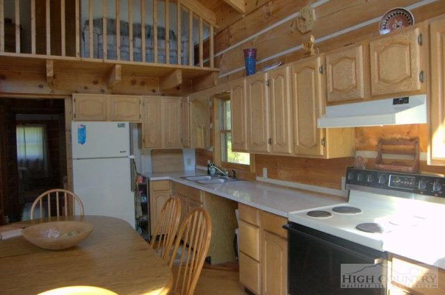Image number 11 for the current listing