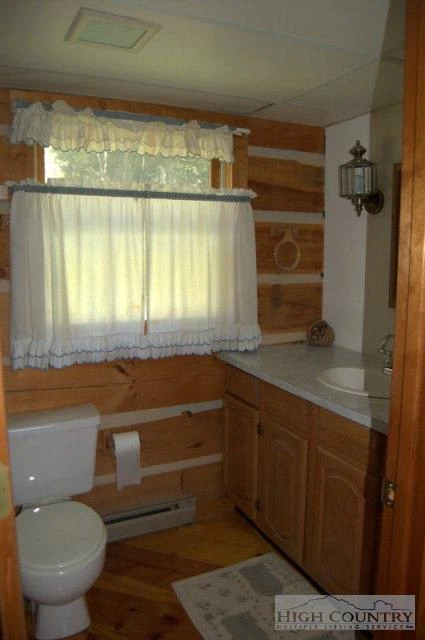Image number 15 for the current listing