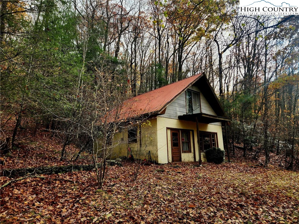 Image number 19 for the current listing