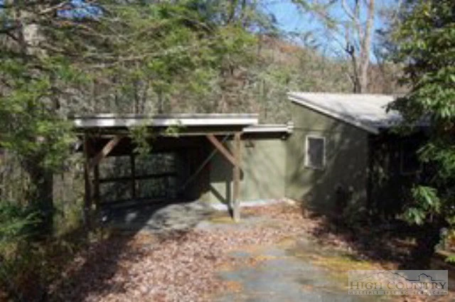 Image number 1 for the current listing