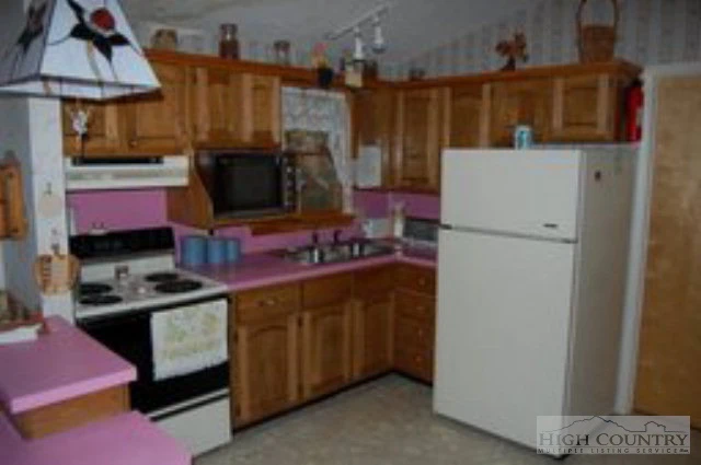 Image number 13 for the current listing