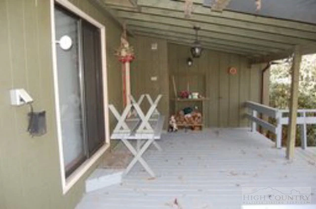 Image number 7 for the current listing