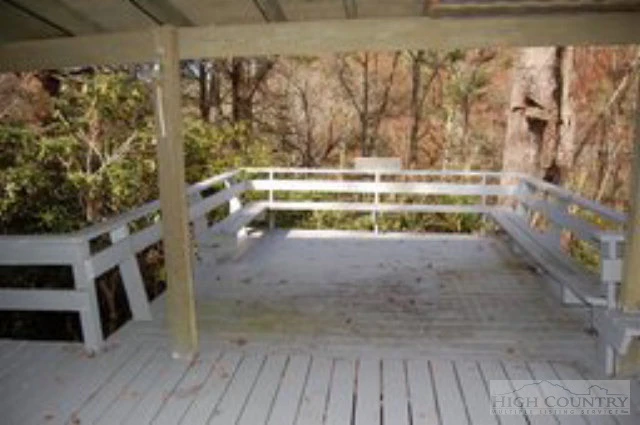 Image number 9 for the current listing