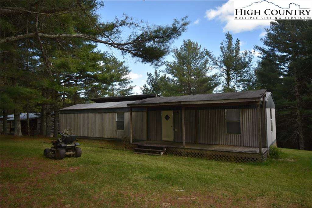 Image number 14 for the current listing