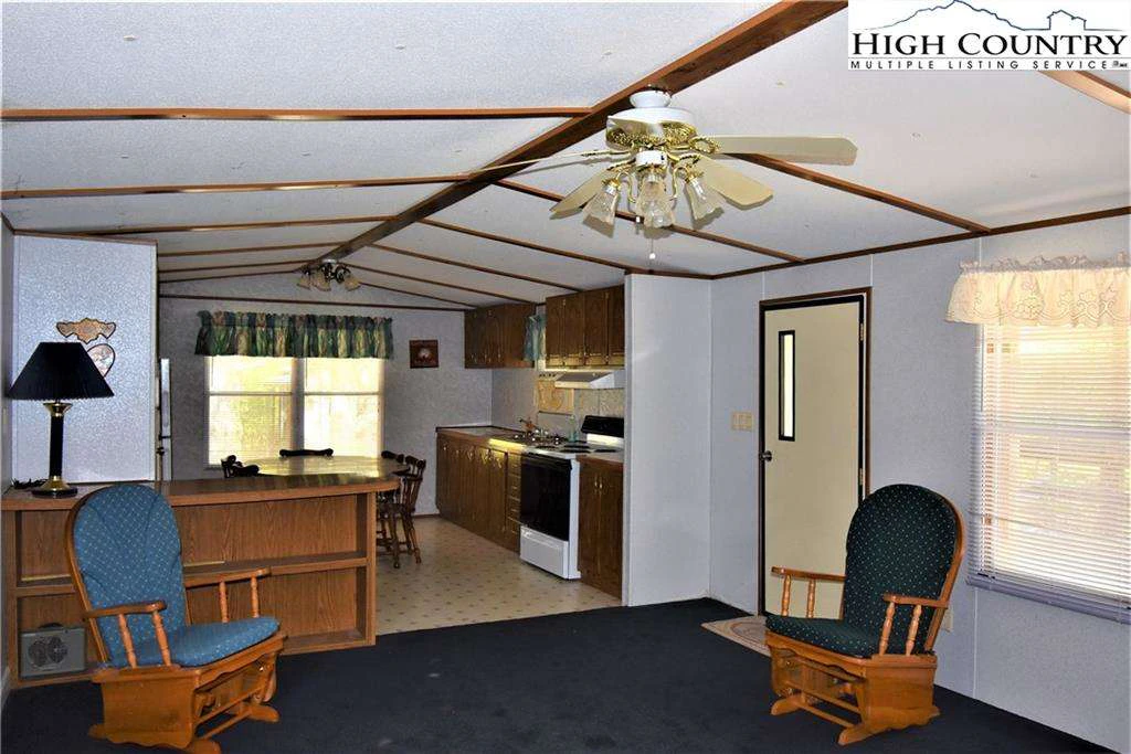Image number 7 for the current listing