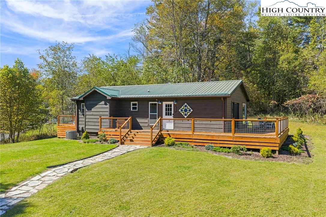 Image number 1 for the current listing