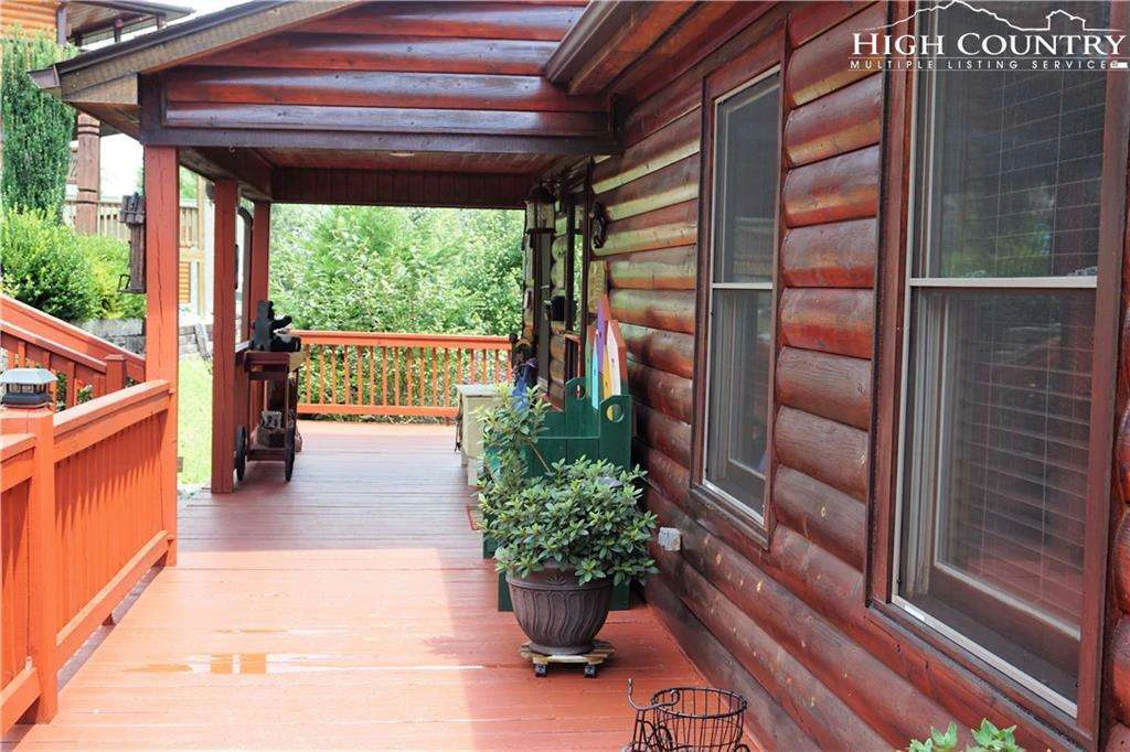 Image number 11 for the current listing