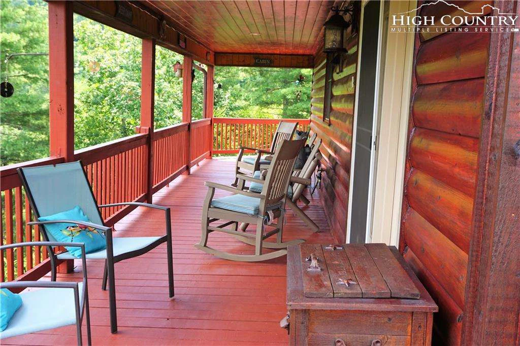 Image number 15 for the current listing